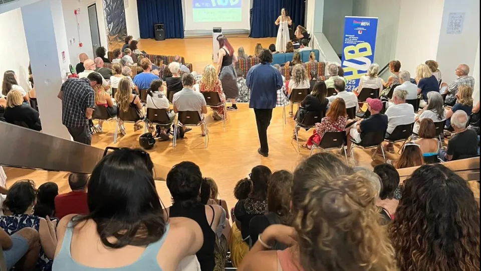 incontri all'ex cinema Astoria