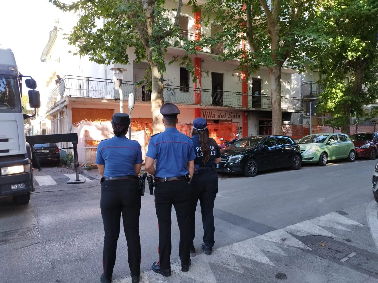 le forze dell'ordine alla Villa del Sole