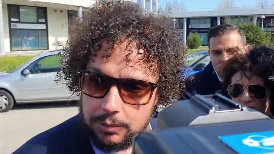 Davide Barzan fuori dal Tribunale di Rimini