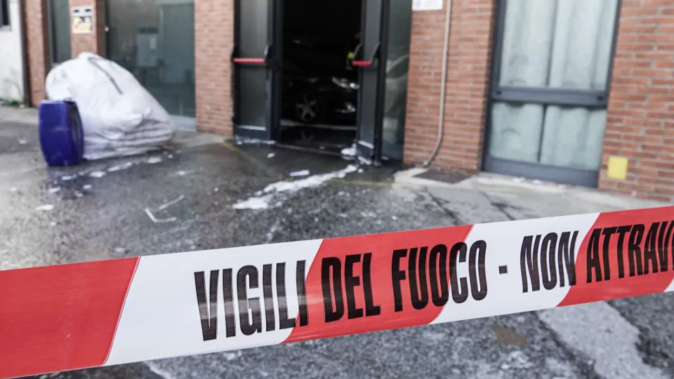 La carrozzeria Azzurra dove è scoppiato l'incendio