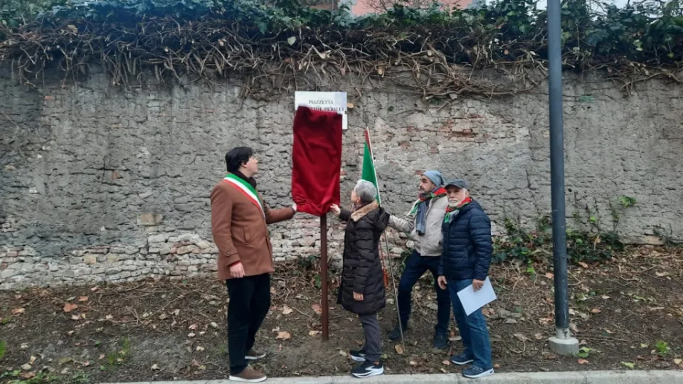 la cerimonia di intitolazione