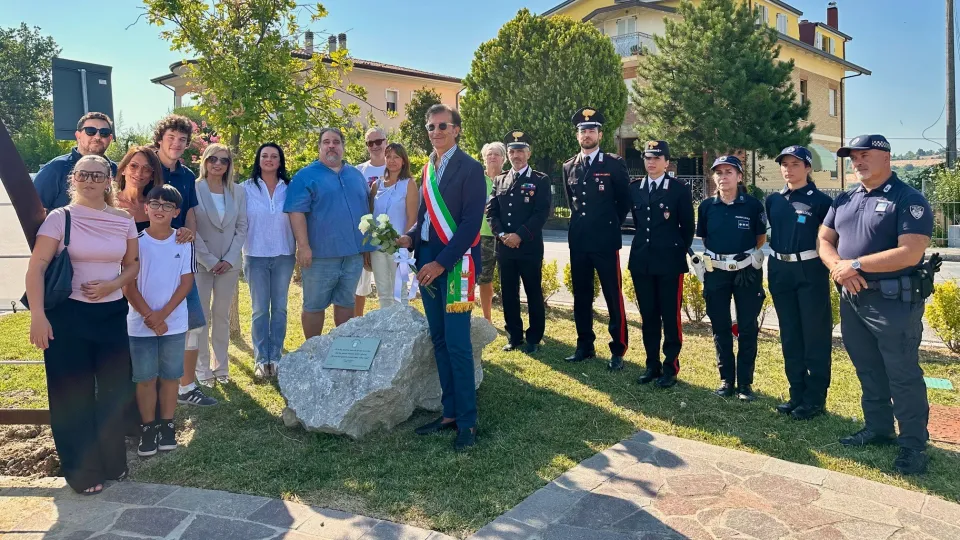 la cerimonia nella piazza di Cerasolo
