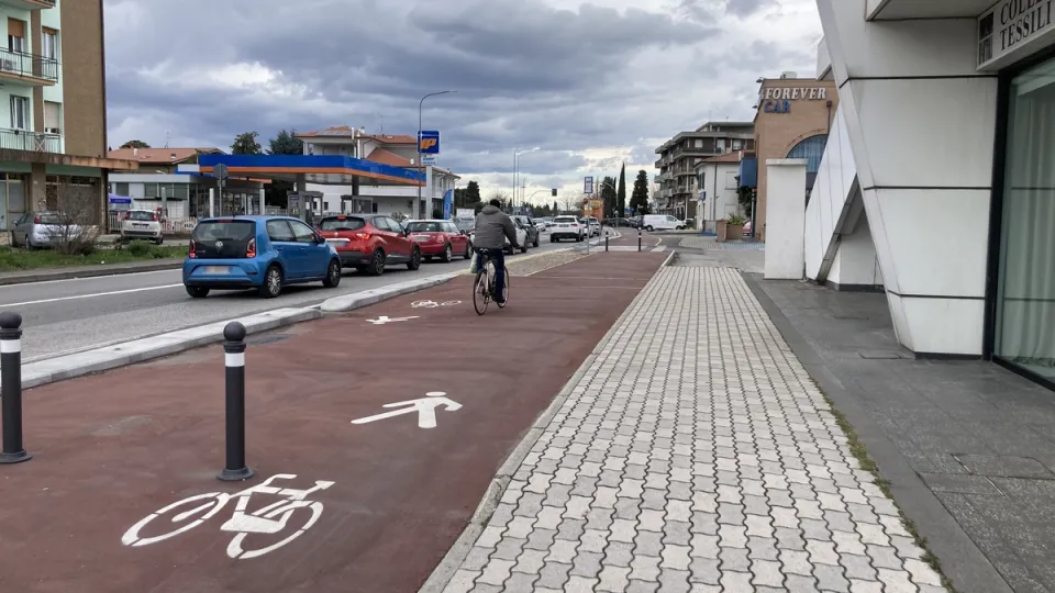 la ciclabile sulla via Emilia