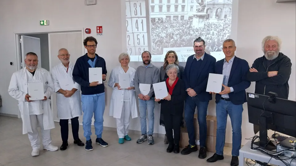 la donazione insieme al sindaco