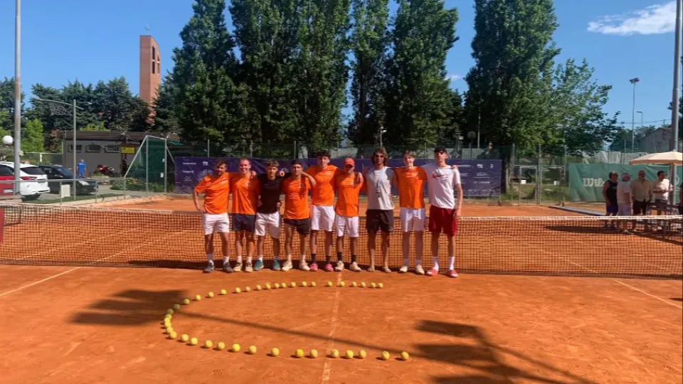 La formazione del Tennis Club Viserba promossa in serie C