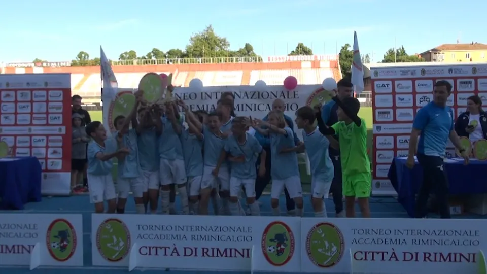 La Lazio solleva il trofeo