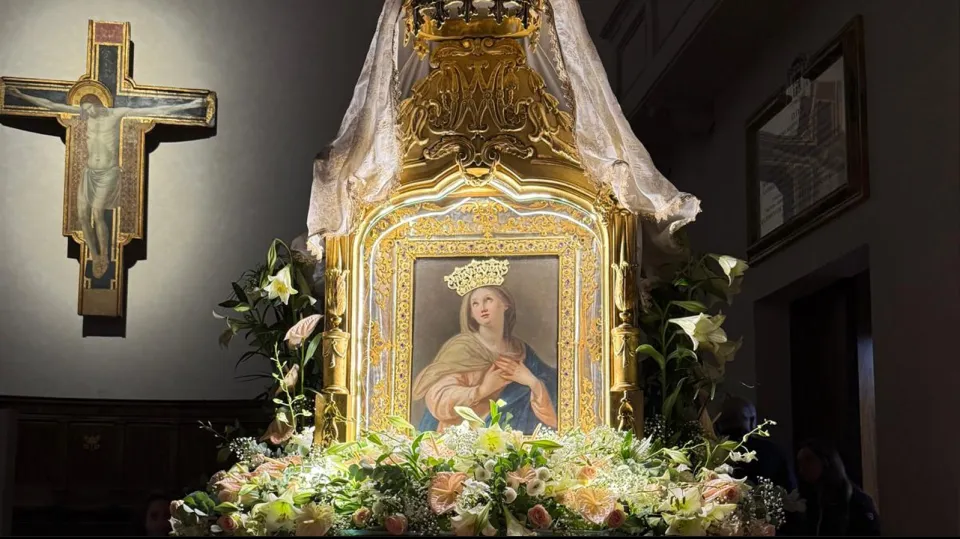 La Madonna durante l'esposizione in Basilica Cattedrale