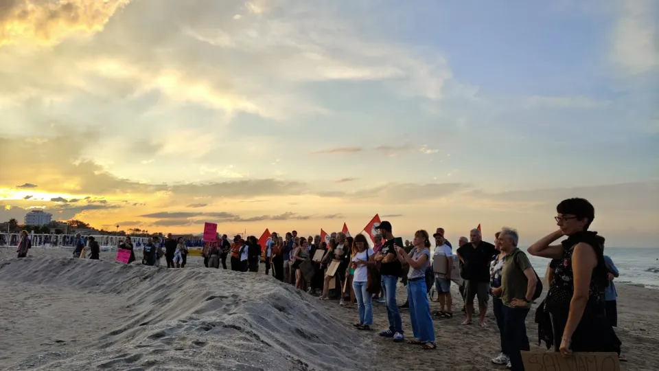 La manifestazione a favore de fratino
