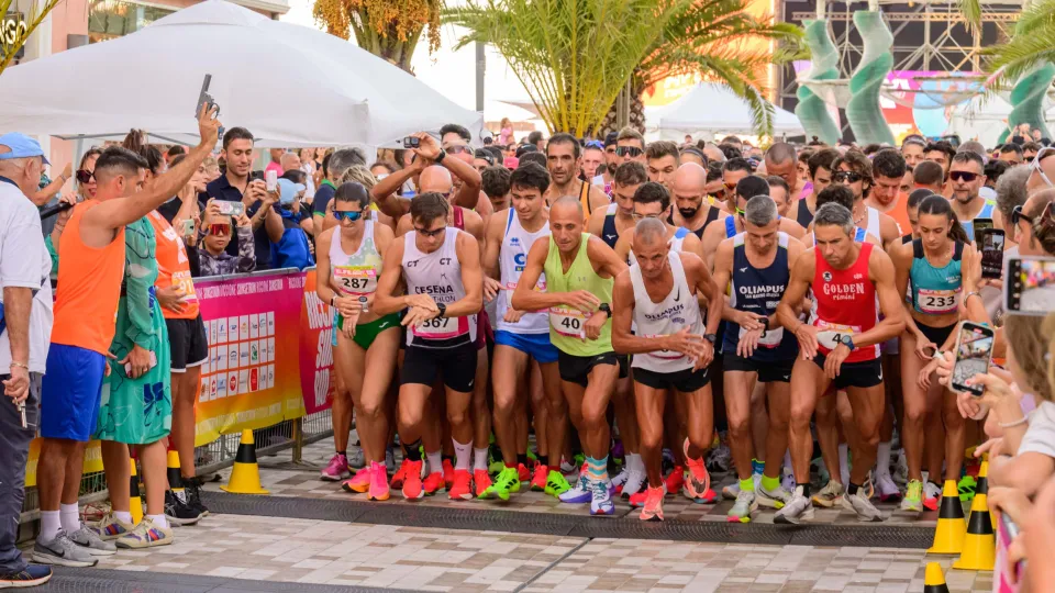 La partenza della 10 Km competitiva