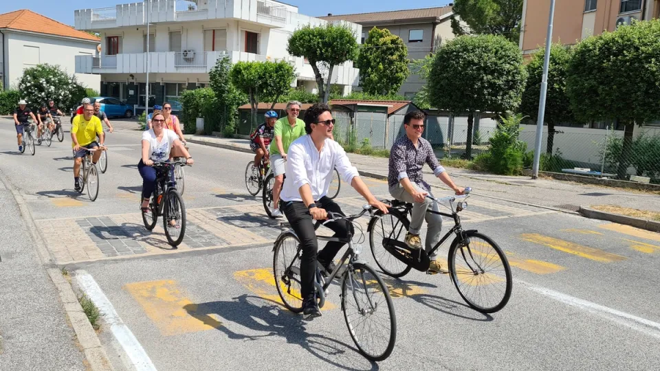 la pedalata d'inaugurazione