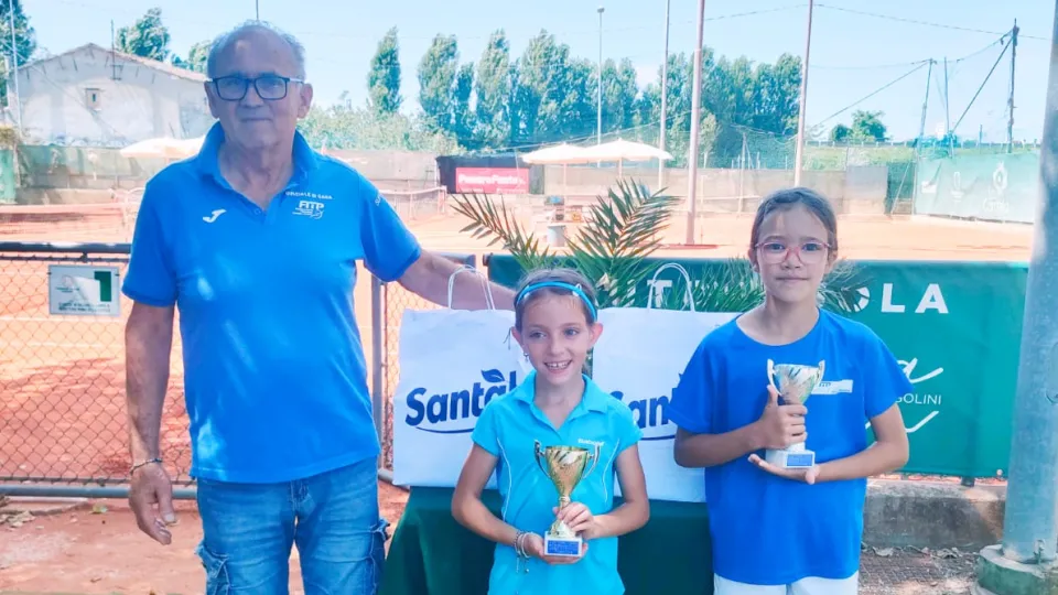La premiazione del torneo Under 10 femminile al Tc Viserba