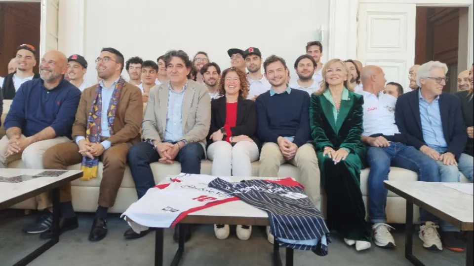 La presentazione della squadra nell'aprile 2025