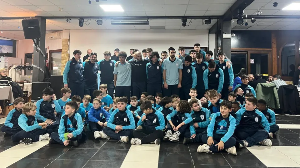 La prima squadra con alcuni giovani dell'Attività di Base di Portoverde