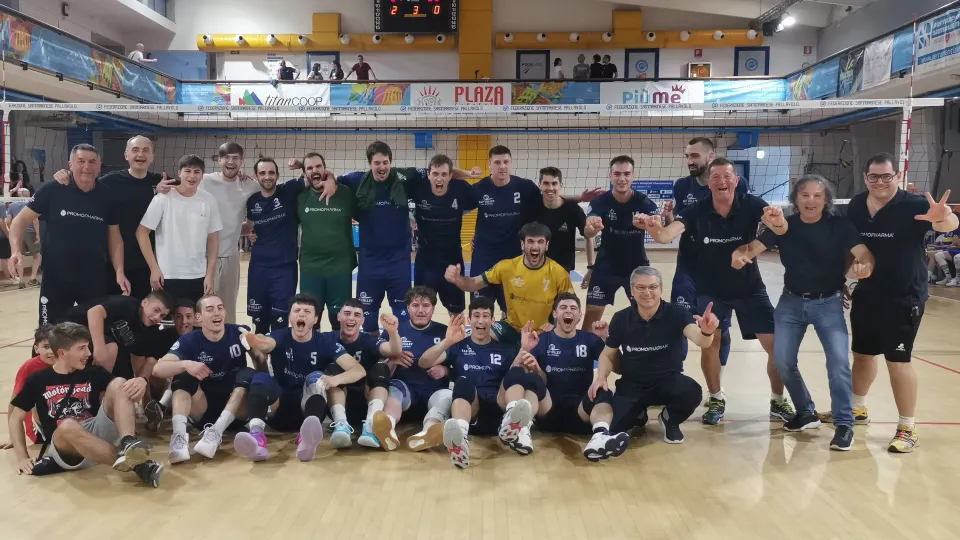 La PromoPharma festeggia dopo la vittoria contro il Rubicone