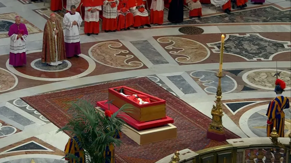 la salma di Papa Francesco a San Pietro (da Vatican Media)