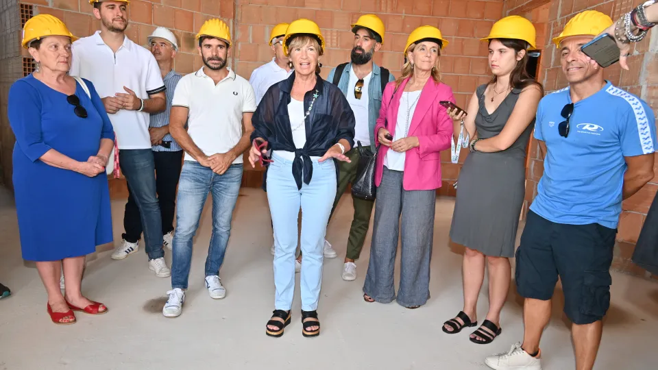 la sindaca Angelini e l'assessore Imola