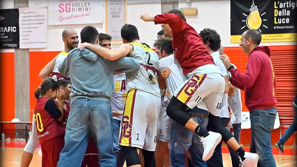La squadra dell'SG Tiberius festeggia la vittoria (Foto @Alfio Sgroi)