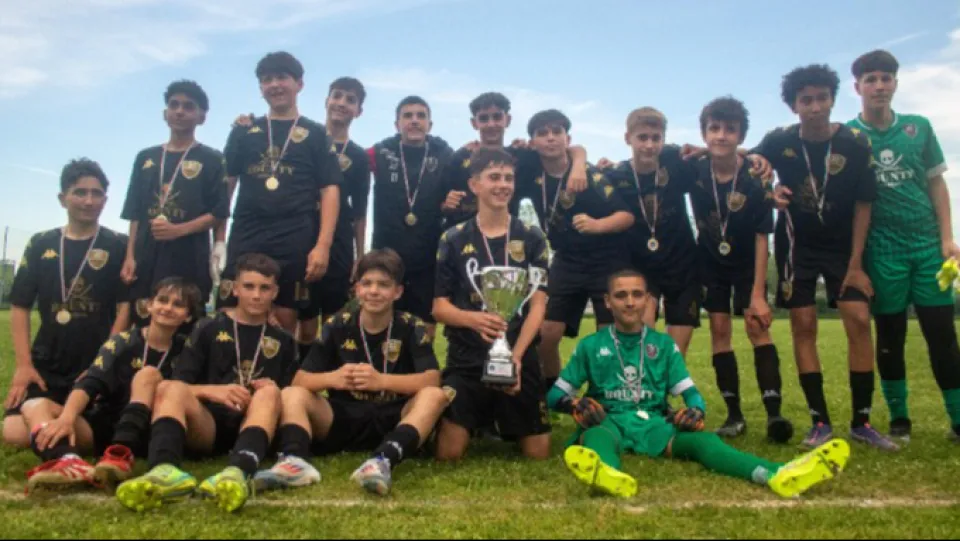 la squadra e il capitano Riccardo Rolli