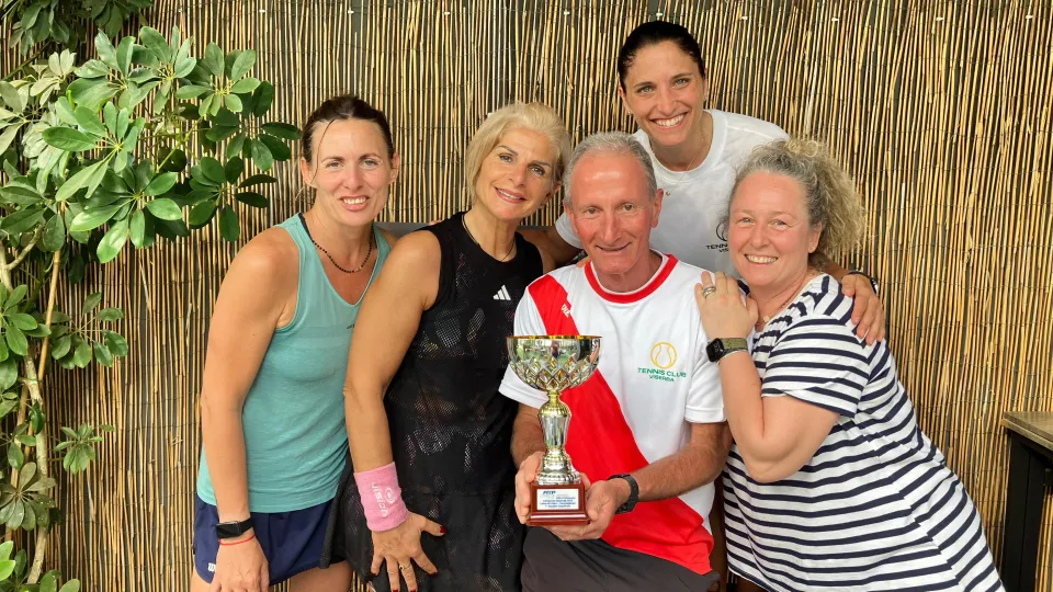 La squadra Ladies 40 del Tennis Club Viserba