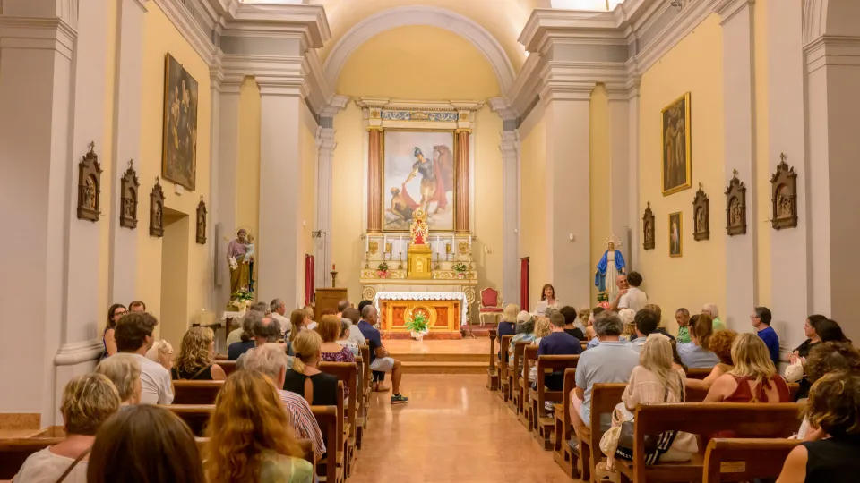la tappa nella chiesa del Paese