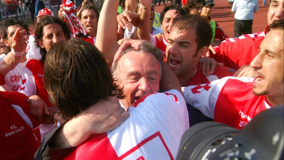 L'abbraccio tra capitan Luca D'Angelo ed il presidente Vincenzo Bellavista