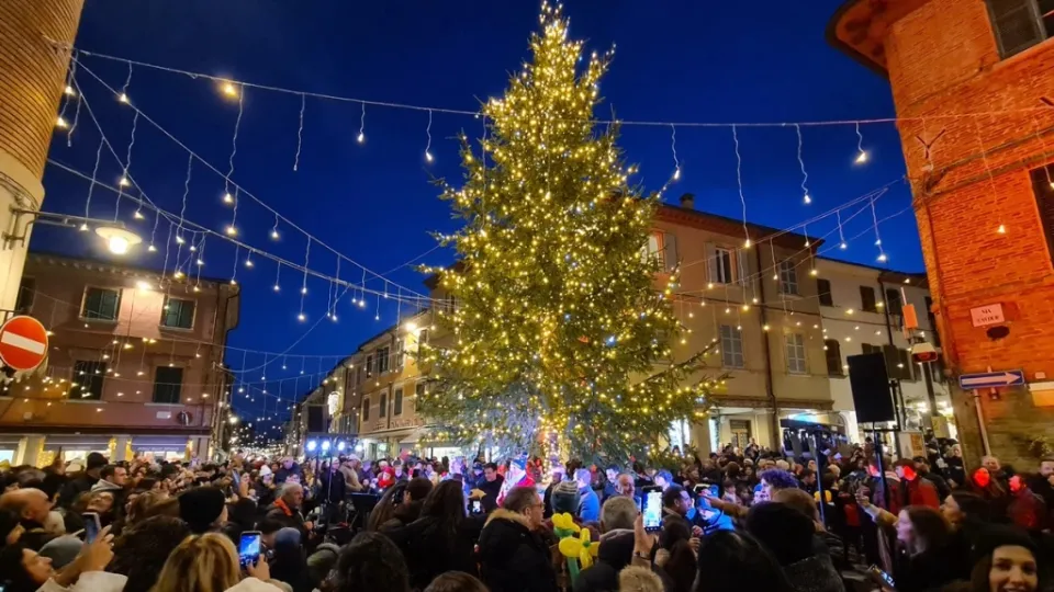 l'accensione dell'albero