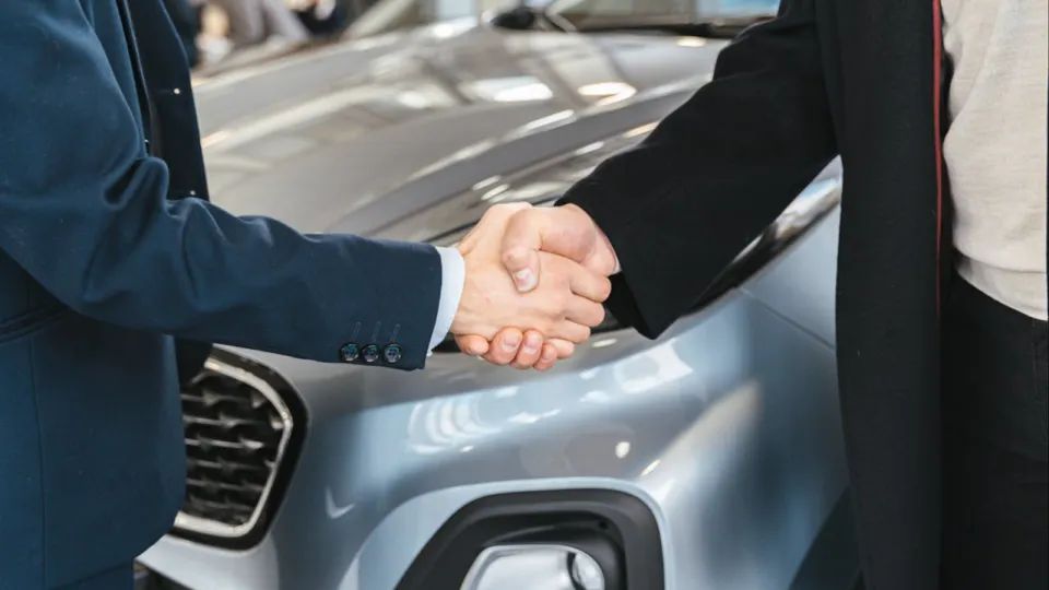 l'acquisto auto (foto pexels)
