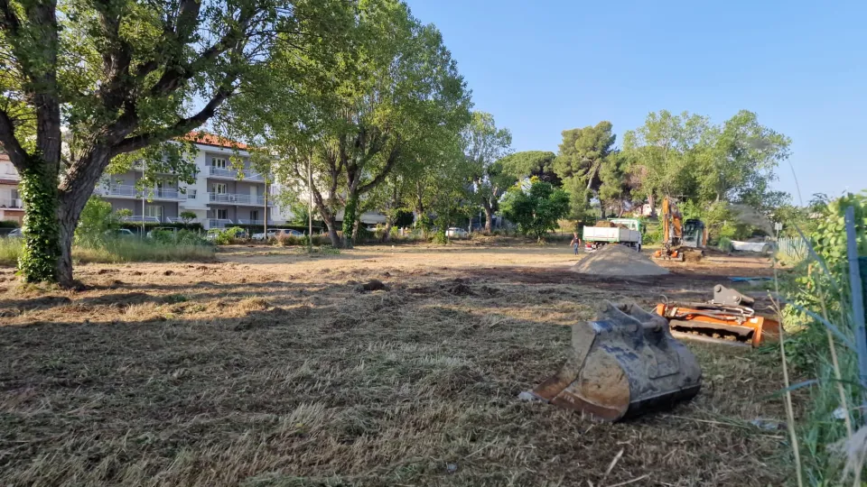lavori in corso per il parcheggio di via Paolieri