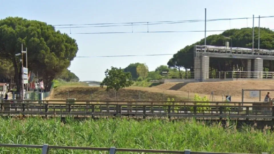 la ferrovia a Zadina (Google Maps)