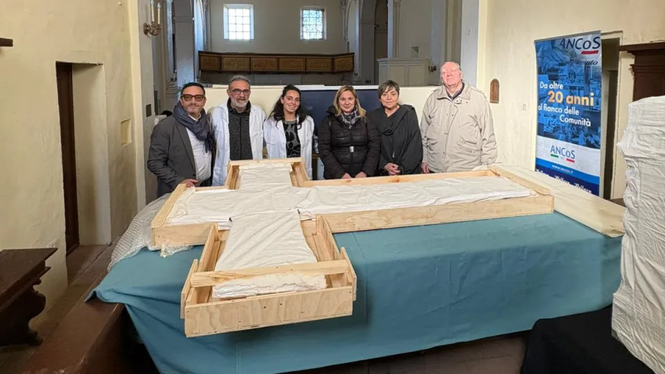 l'avvio del restauro dell'antico crocifisso trovato a Villa Verucchio