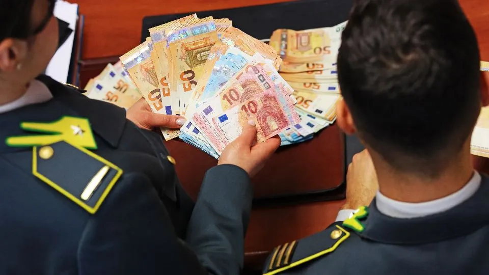 @Guardia di Finanza