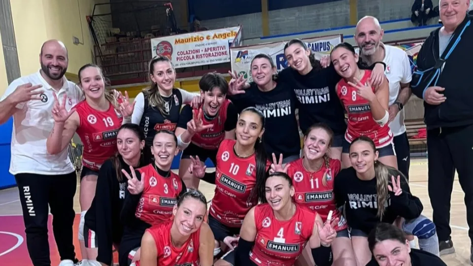 Le ragazze dell'Emanuel festeggiano la vittoria