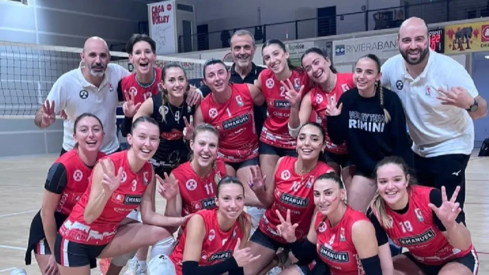 Le ragazze dell'Emanuel festeggiano la vittoria