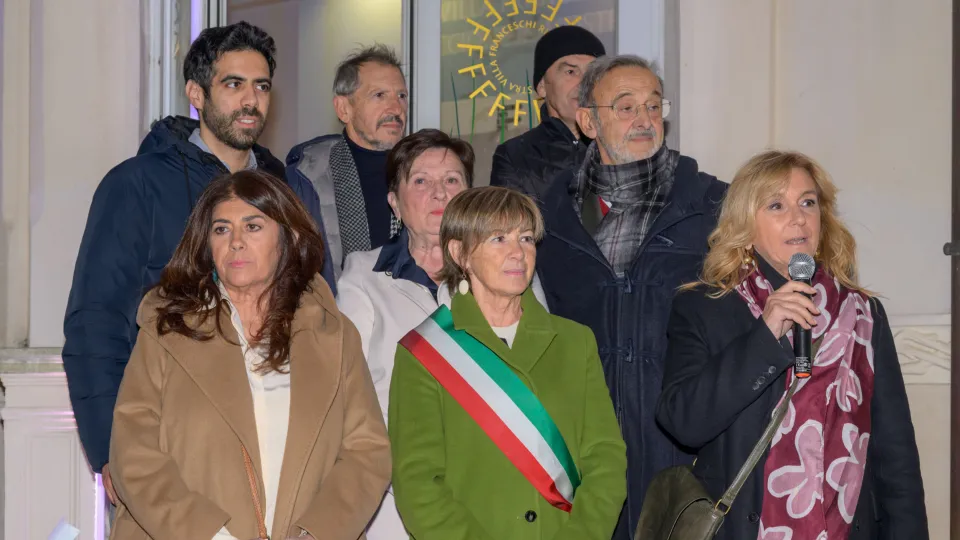 l'inaugurazione della mostra a Villa Franceschi