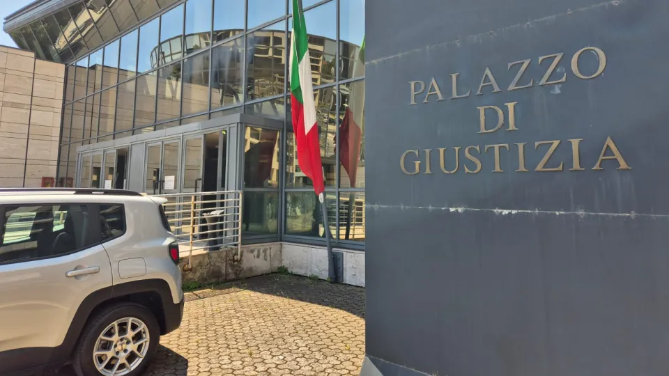 L'ingresso del tribunale di Rimini