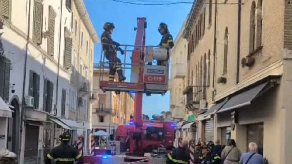 l'intervento dei vigili del fuoco @newsrimini