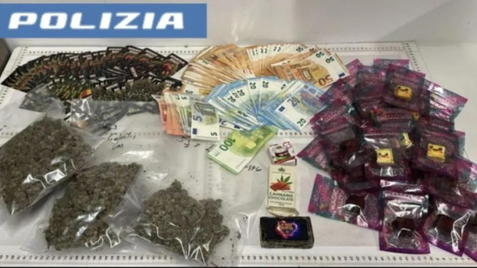 Lo stupefacente sequestrato dalla Mobile