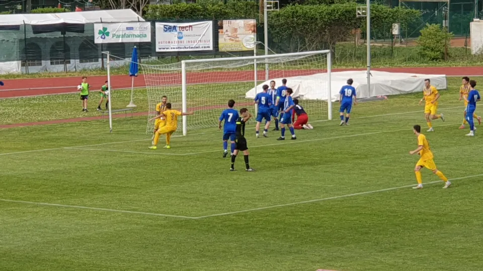 Luca Sorrentino ha appena realizzato il 2-0