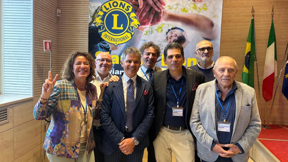 Maurizio Morolli (il terzo da sinistra) subito dopo l'elezione