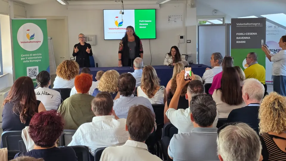 ministra locatelli e volontaromagna