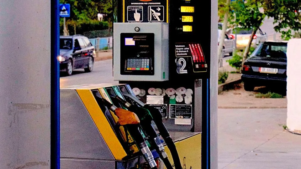 un benzinaio (foto Pexels)
