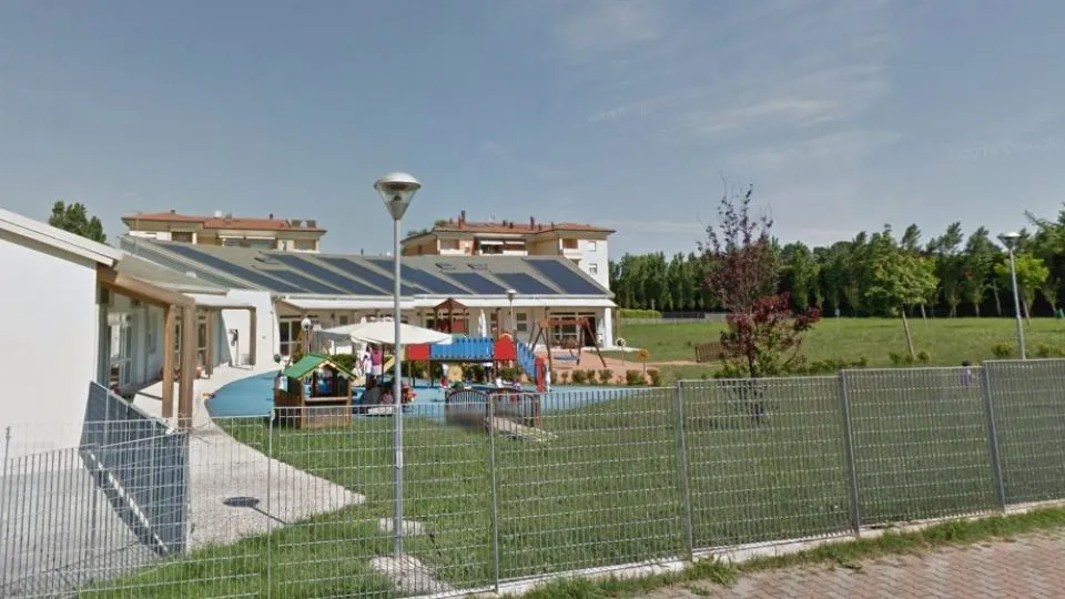 l’esterno della scuola
