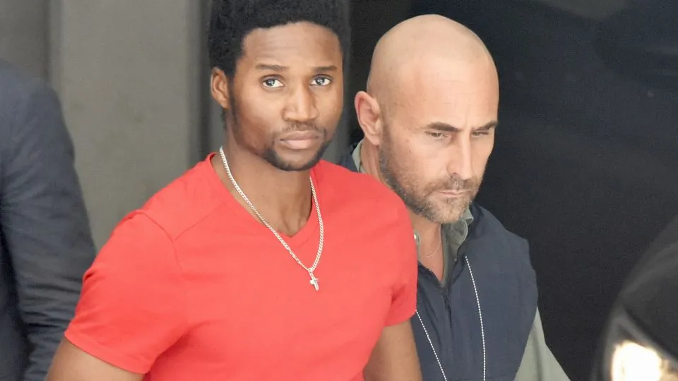 Louis Dassilva mentre viene arrestato dalla Mobile (foto Migliorini)
