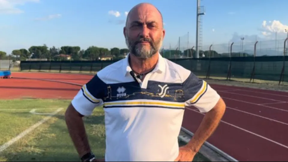 Paolo Borioni con la maglia del F.C. Young Santarcangelo