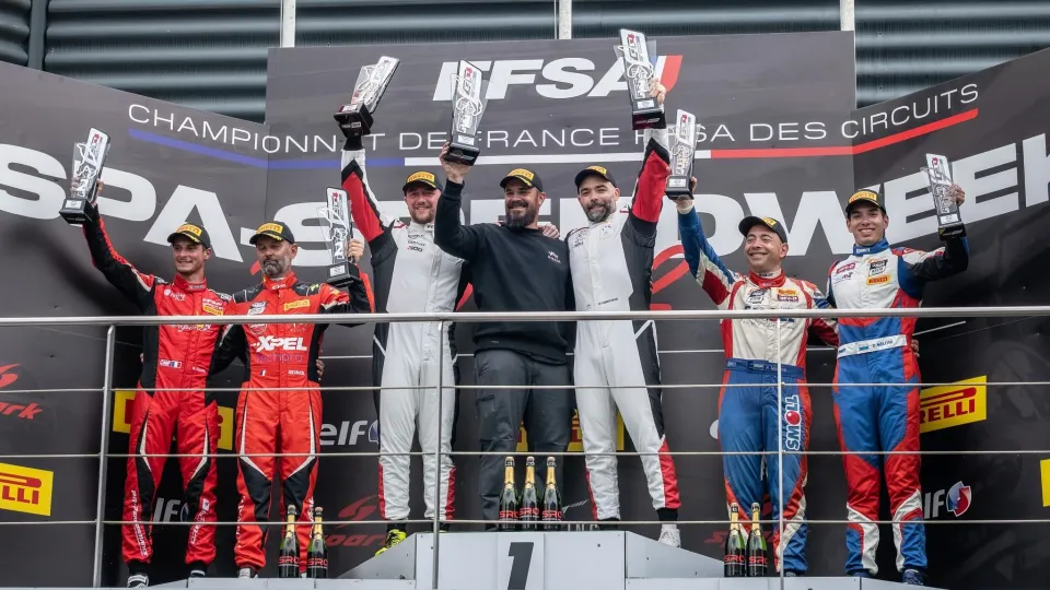 Paolo e Davide Meloni sul podio al GT Francia