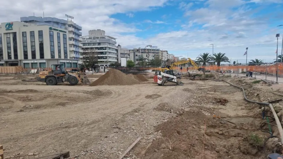 il cantiere in piazza Marvelli
