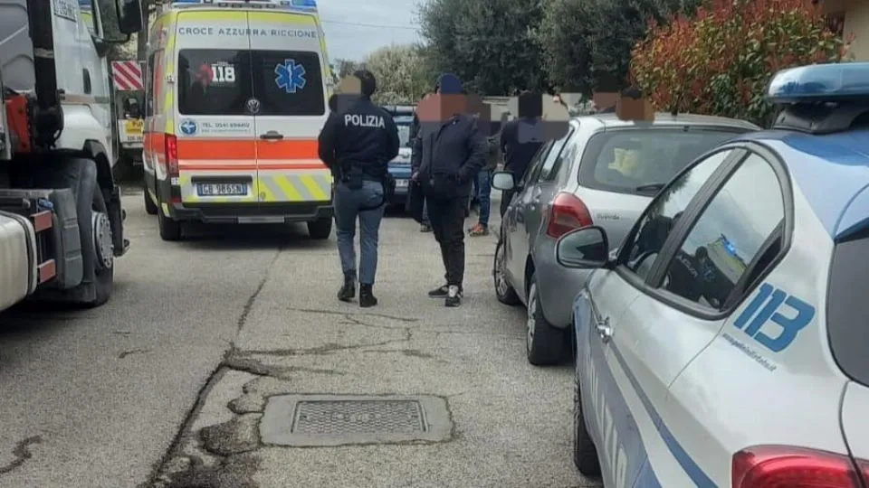 il 118 e la polizia di Stato sul posto