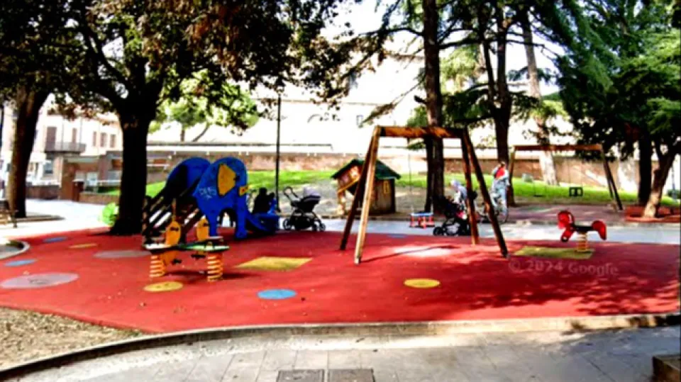 piazza Ferrari (Google Maps)