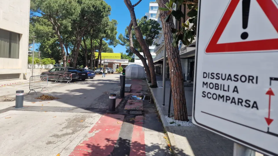 pilomat di accesso piazzale Ceccarini Riccione