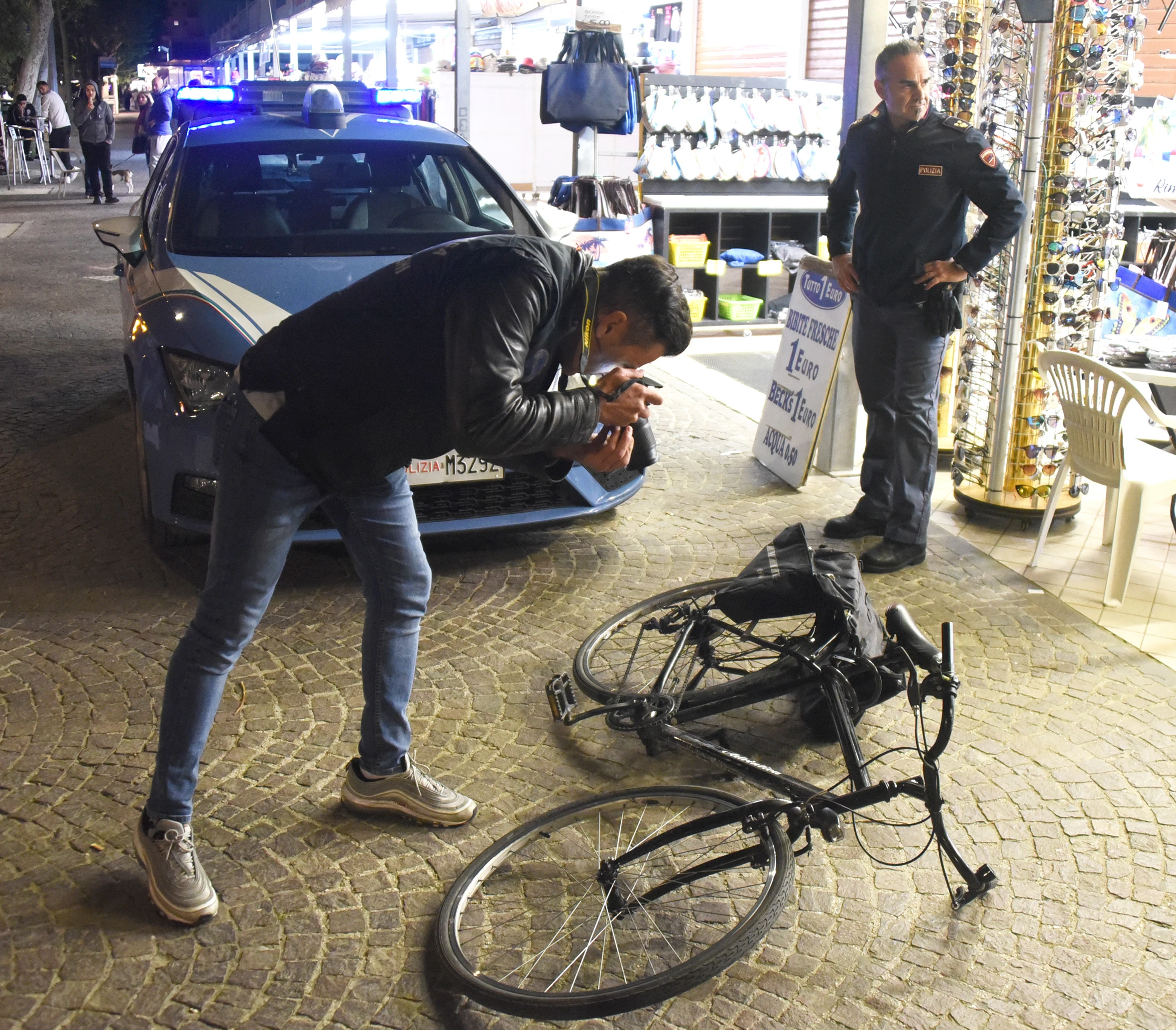 tentata rapina con accetta in via Regina Margherita (foto Adriapress)